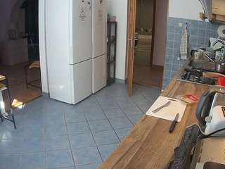 voyeurcam-julmodels-kitchen