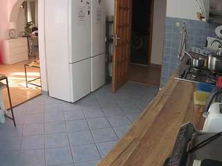 voyeurcam-julmodels-kitchen
