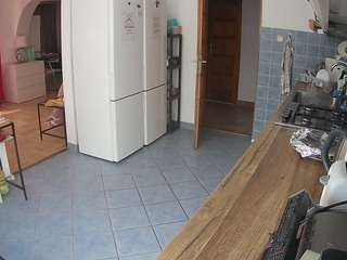 voyeurcam-julmodels-kitchen