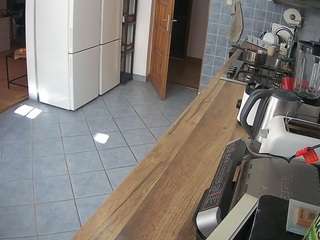 voyeurcam-julmodels-kitchen