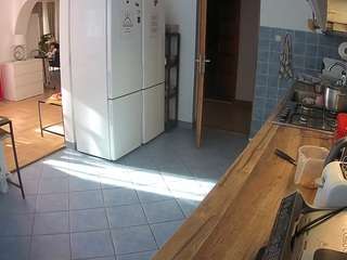 voyeurcam-julmodels-kitchen