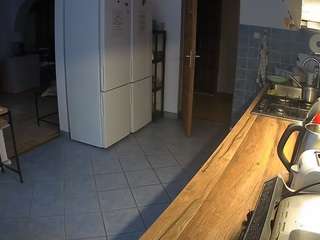 voyeurcam-julmodels-kitchen