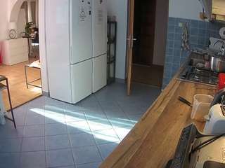 voyeurcam-julmodels-kitchen