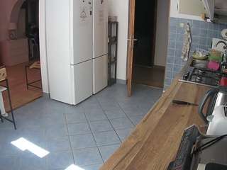 voyeurcam-julmodels-kitchen