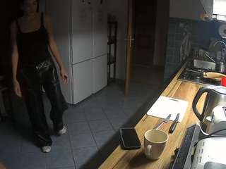 voyeurcam-julmodels-kitchen