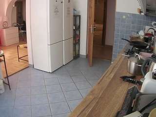 voyeurcam-julmodels-kitchen
