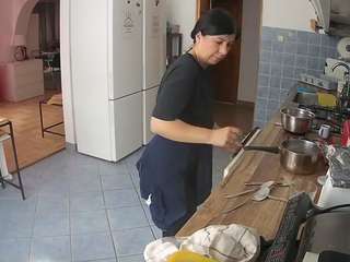 voyeurcam-julmodels-kitchen