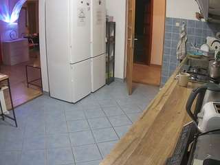voyeurcam-julmodels-kitchen