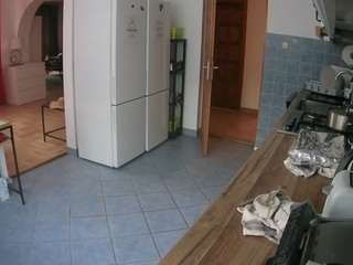 voyeurcam-julmodels-kitchen