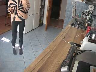 voyeurcam-julmodels-kitchen