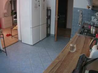 voyeurcam-julmodels-kitchen