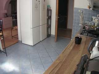 voyeurcam-julmodels-kitchen