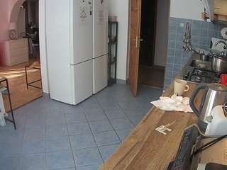 voyeurcam-julmodels-kitchen