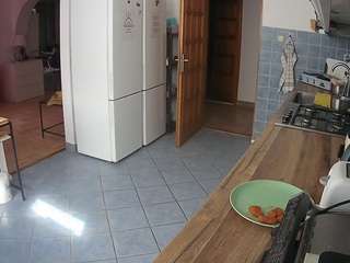 voyeurcam-julmodels-kitchen