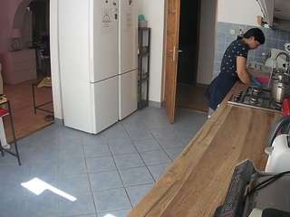 voyeurcam-julmodels-kitchen
