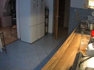 voyeurcam-julmodels-kitchen