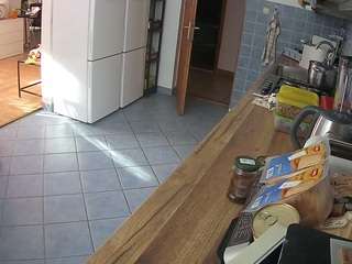 voyeurcam-julmodels-kitchen