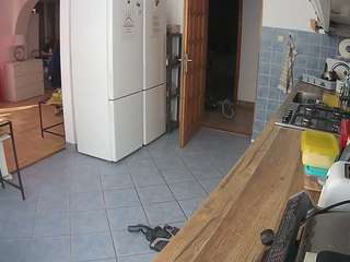 voyeurcam-julmodels-kitchen