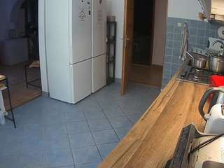 voyeurcam-julmodels-kitchen