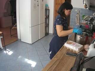 voyeurcam-julmodels-kitchen