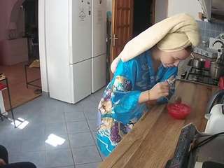 voyeurcam-julmodels-kitchen