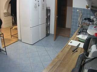 voyeurcam-julmodels-kitchen