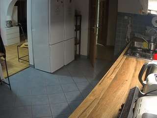 voyeurcam-julmodels-kitchen