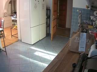 voyeurcam-julmodels-kitchen