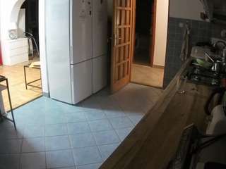 voyeurcam-julmodels-kitchen