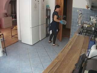 voyeurcam-julmodels-kitchen