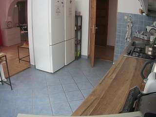 voyeurcam-julmodels-kitchen
