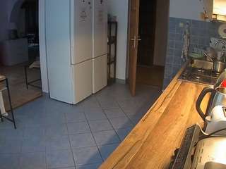 voyeurcam-julmodels-kitchen