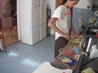 voyeurcam-julmodels-kitchen