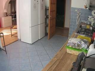 voyeurcam-julmodels-kitchen