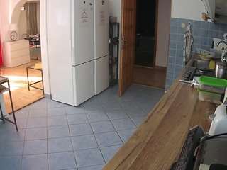 voyeurcam-julmodels-kitchen