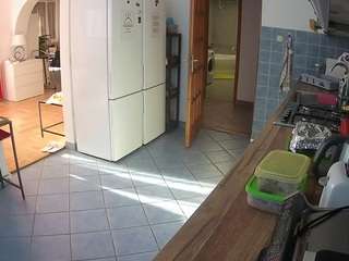 voyeurcam-julmodels-kitchen