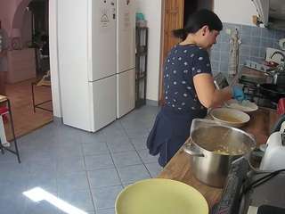 voyeurcam-julmodels-kitchen