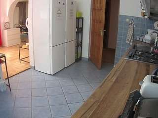 voyeurcam-julmodels-kitchen
