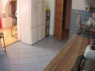 voyeurcam-julmodels-kitchen