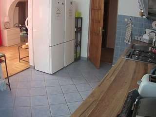 voyeurcam-julmodels-kitchen