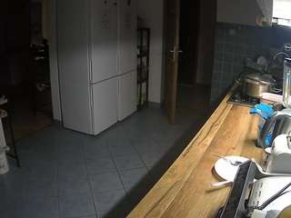 voyeurcam-julmodels-kitchen