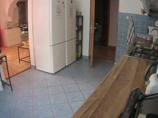 voyeurcam-julmodels-kitchen