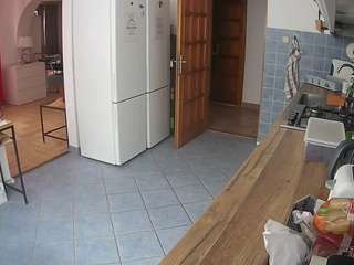 voyeurcam-julmodels-kitchen