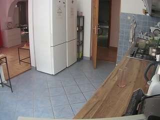 voyeurcam-julmodels-kitchen