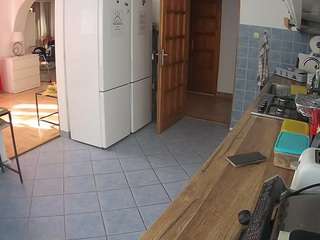 voyeurcam-julmodels-kitchen