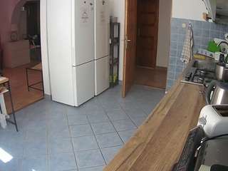 voyeurcam-julmodels-kitchen