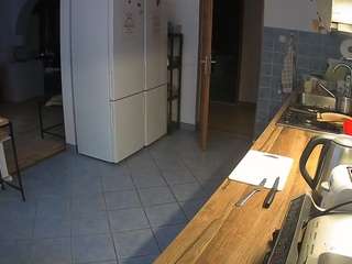 voyeurcam-julmodels-kitchen
