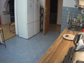 voyeurcam-julmodels-kitchen