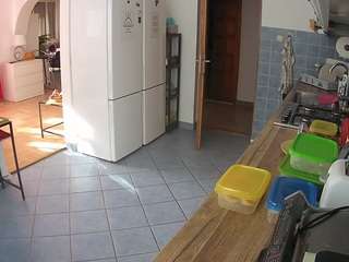 voyeurcam-julmodels-kitchen