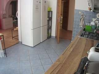voyeurcam-julmodels-kitchen